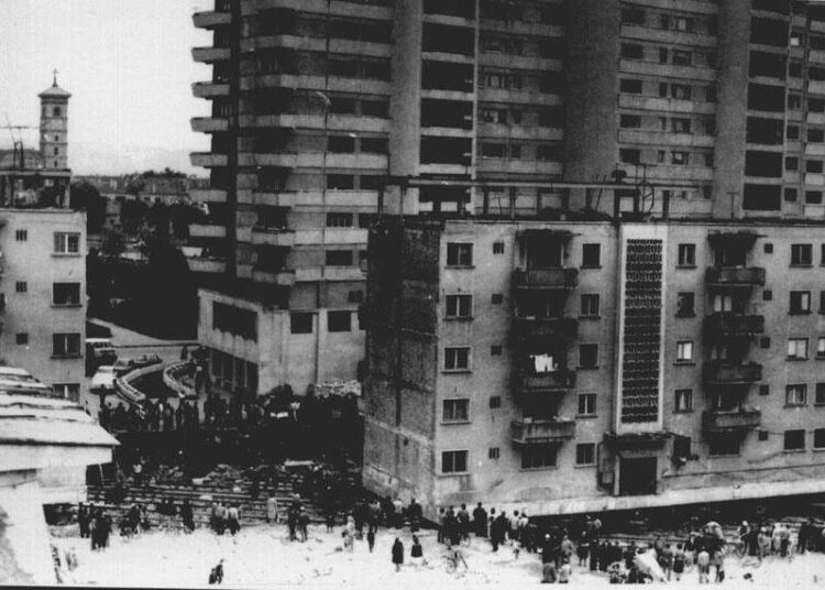 Ceaușescu’s mad social engineering project and the relocation of a 7,600-ton apartment building in Alba Iulia, Romania