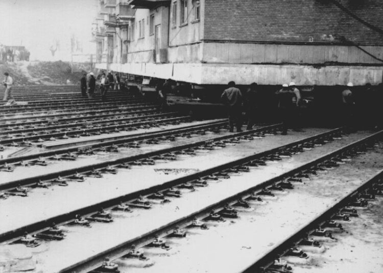 Ceaușescu’s mad social engineering project and the relocation of a 7,600-ton apartment building in Alba Iulia, Romania