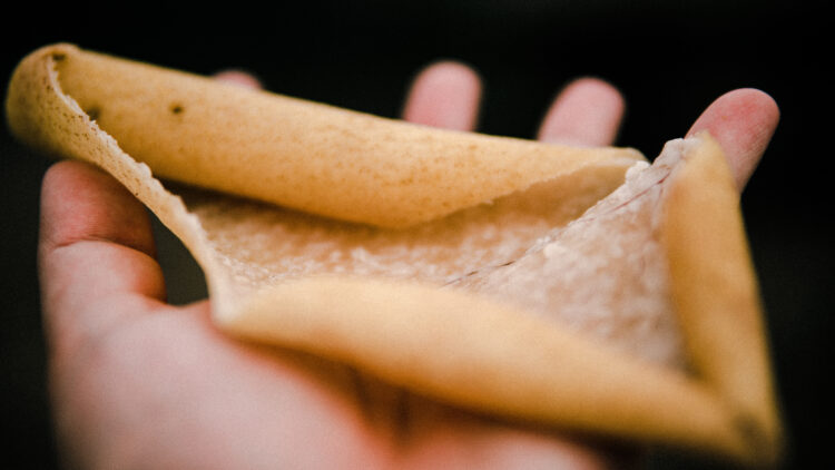 Exploring Romania’s Rich Cultural Heritage: A fascinating insight into the ancient tradition of pig slaughtering during the winter holidays