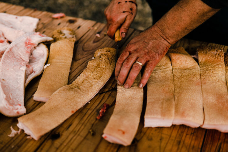 Exploring Romania’s Rich Cultural Heritage: A fascinating insight into the ancient tradition of pig slaughtering during the winter holidays