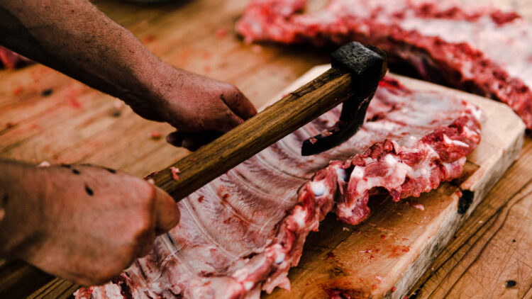 Exploring Romania’s Rich Cultural Heritage: A fascinating insight into the ancient tradition of pig slaughtering during the winter holidays