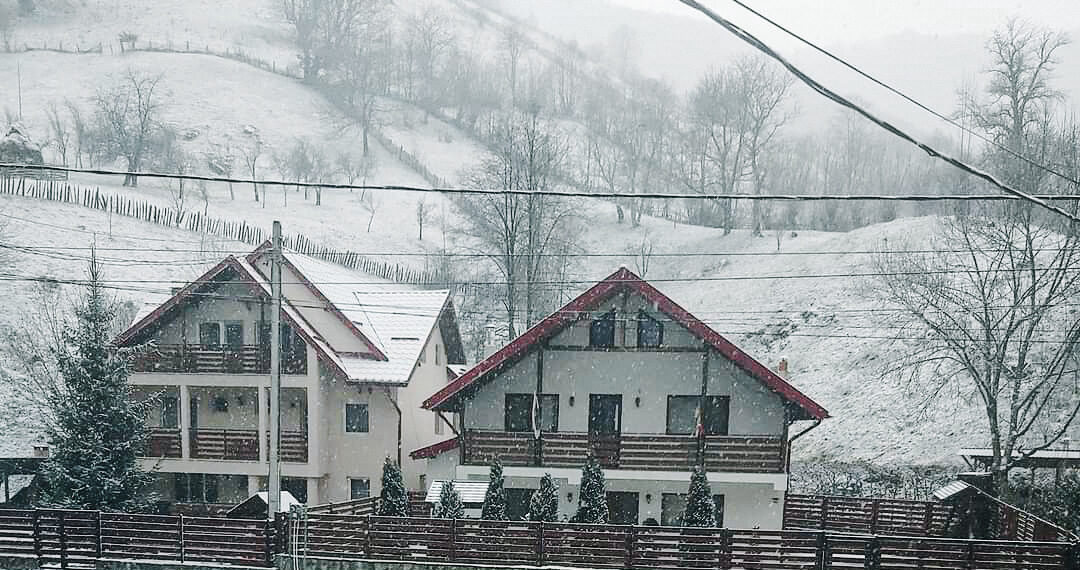 Valea Măceșului, Voineasa, Vâlcea County (Photograph courtesy of a friend)